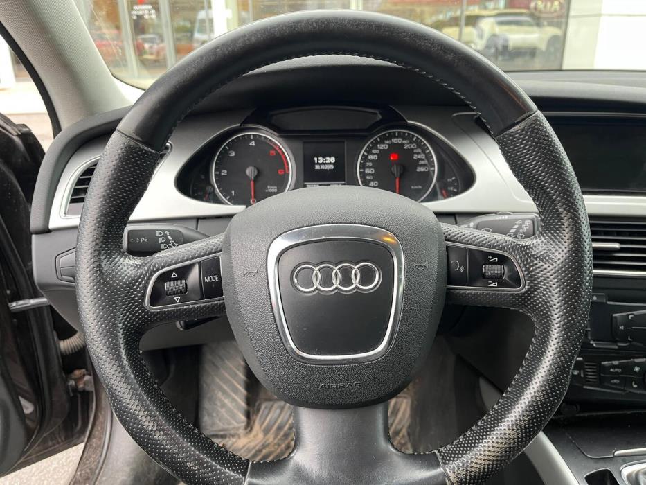 AUDI A4 2011