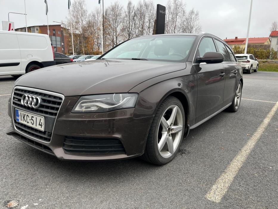 AUDI A4 2011