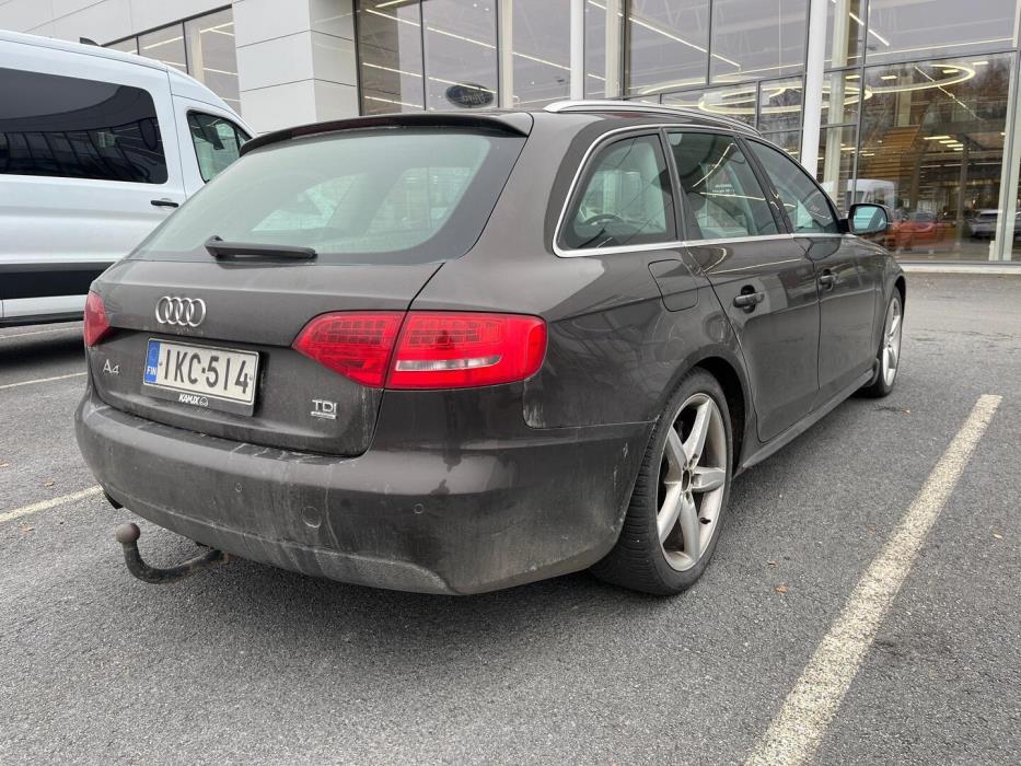 AUDI A4 2011