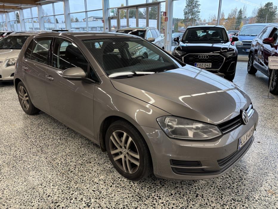 VOLKSWAGEN Golf 2013