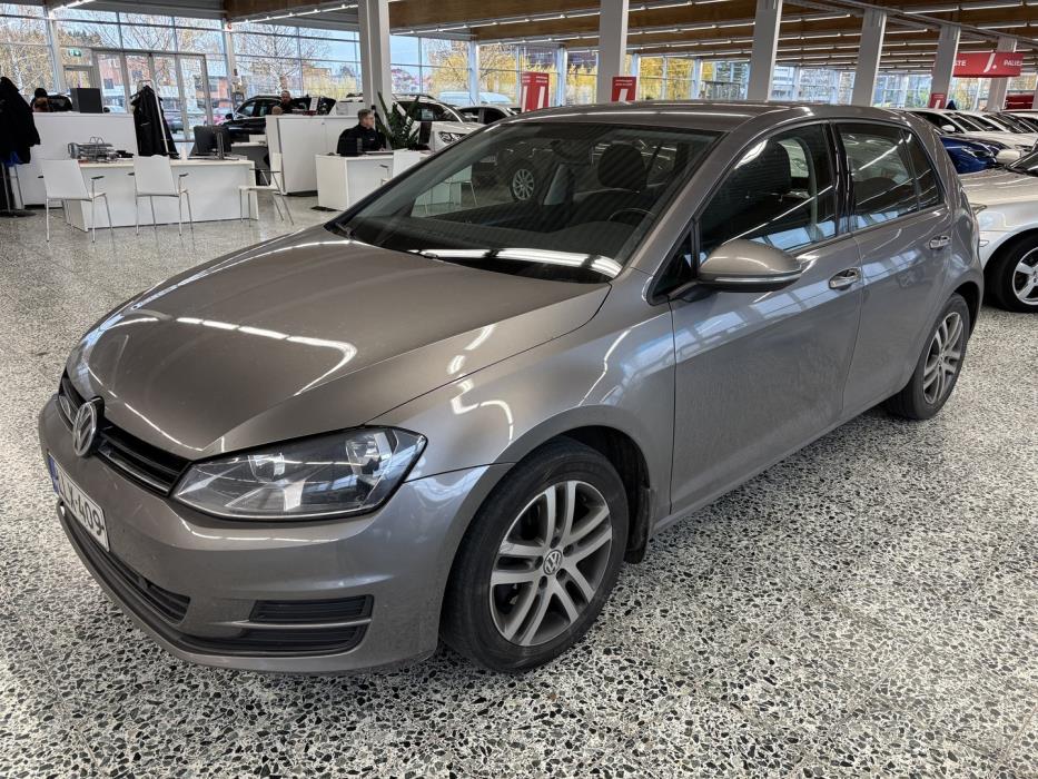VOLKSWAGEN Golf 2013