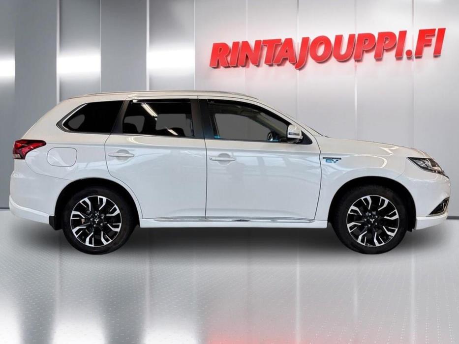 MITSUBISHI Outlander PHEV 2015