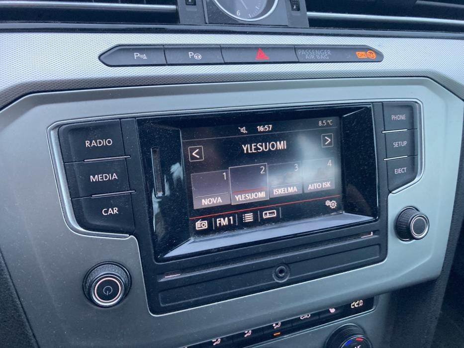 VOLKSWAGEN Passat 2016