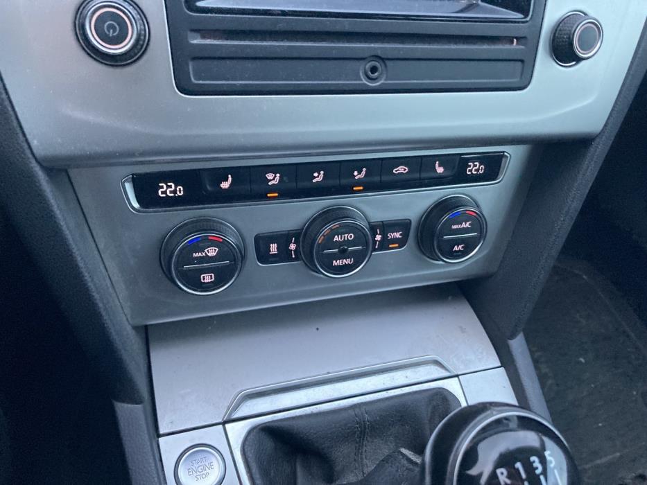 VOLKSWAGEN Passat 2016
