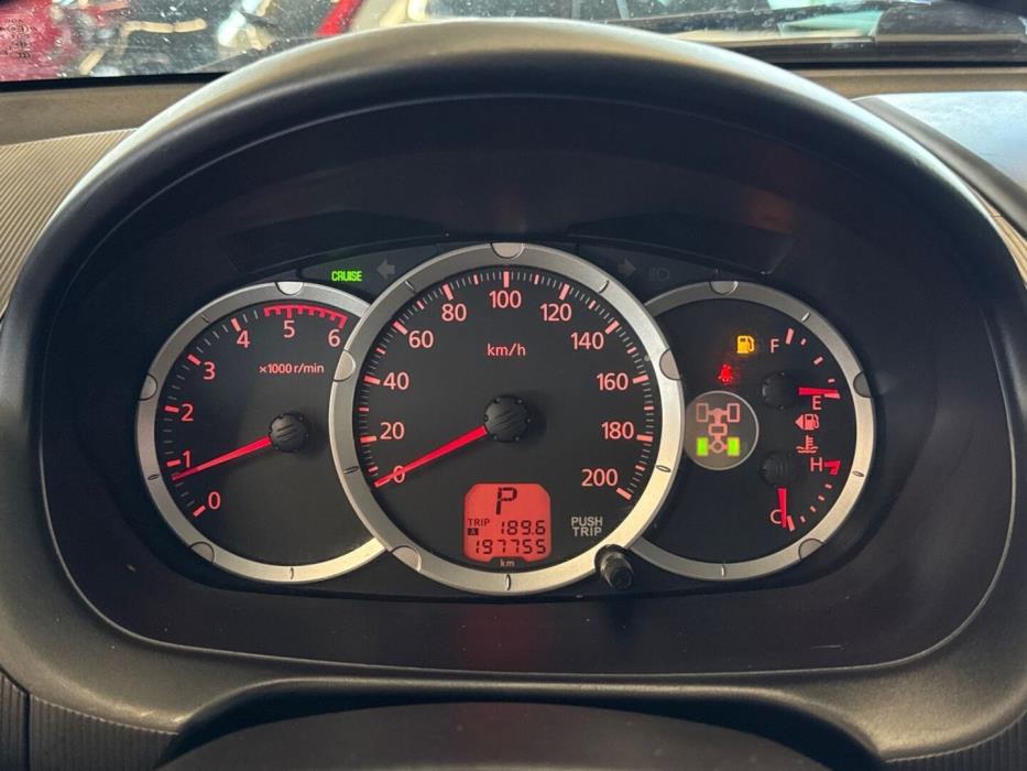 MITSUBISHI L200 2015