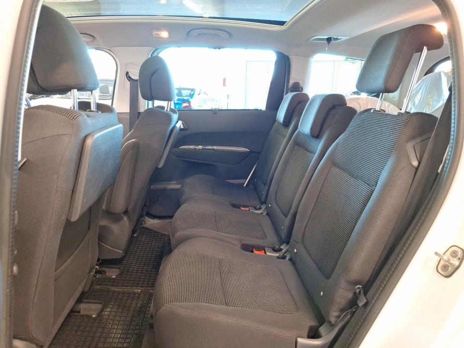 PEUGEOT 5008 2014