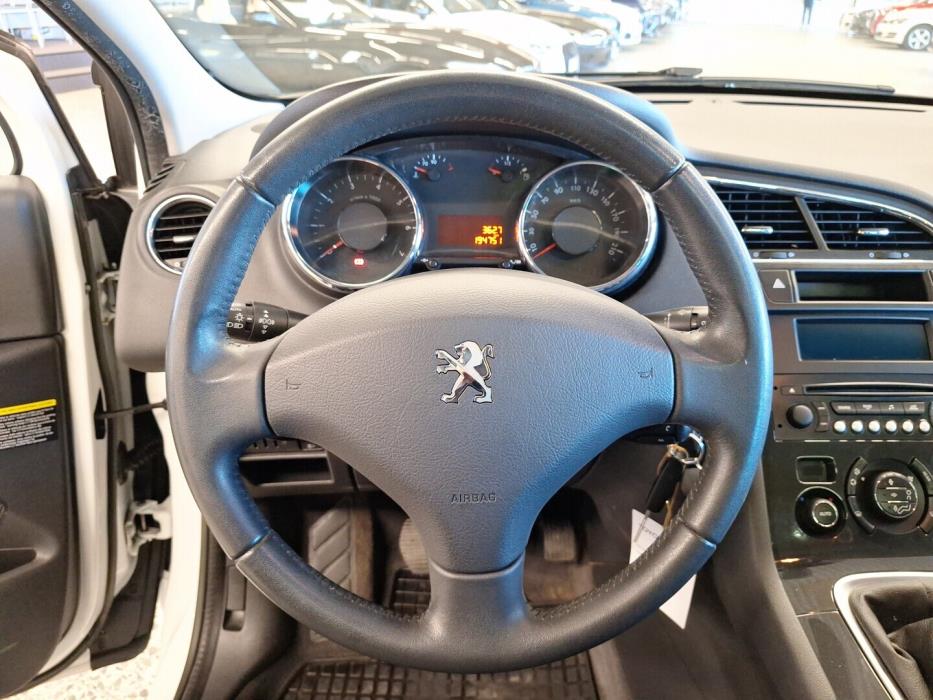 PEUGEOT 5008 2014