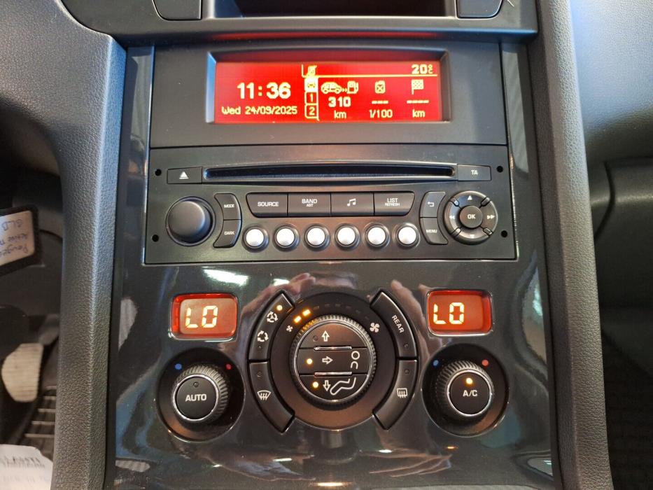 PEUGEOT 5008 2014