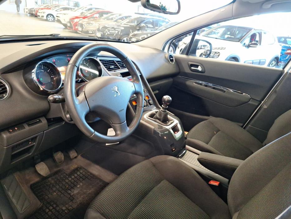 PEUGEOT 5008 2014