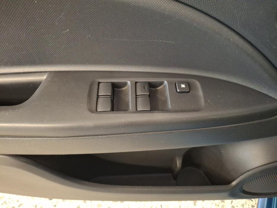 MITSUBISHI Space Star 2015