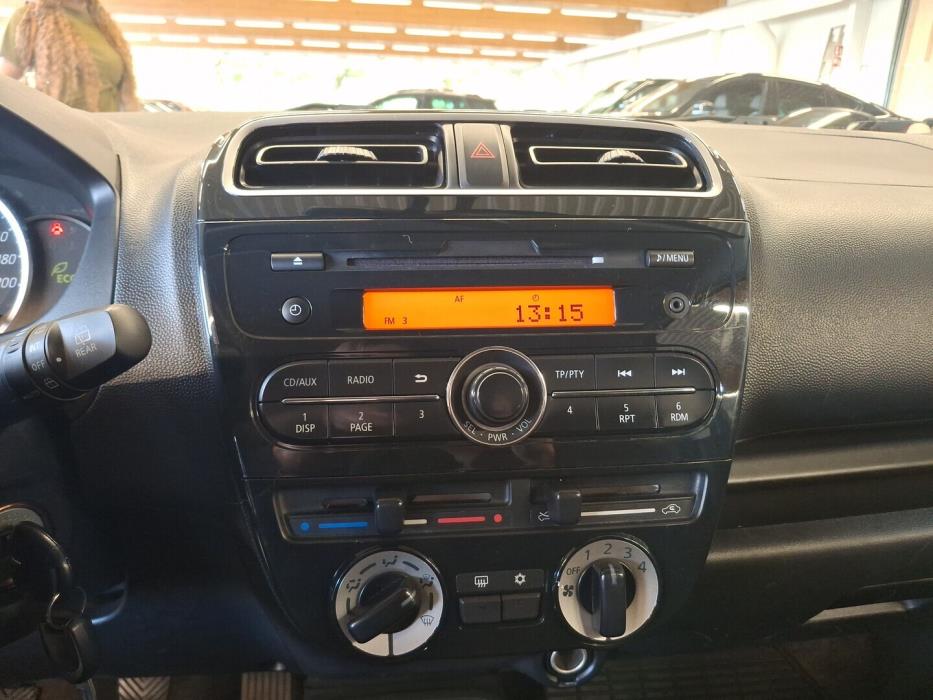 MITSUBISHI Space Star 2015