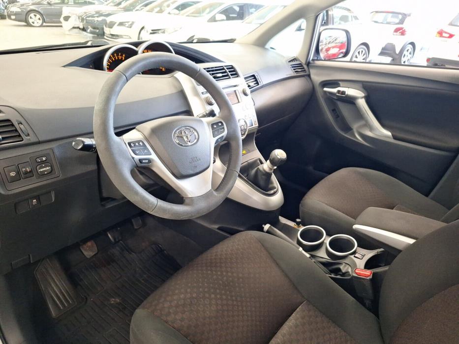 TOYOTA Verso 2010