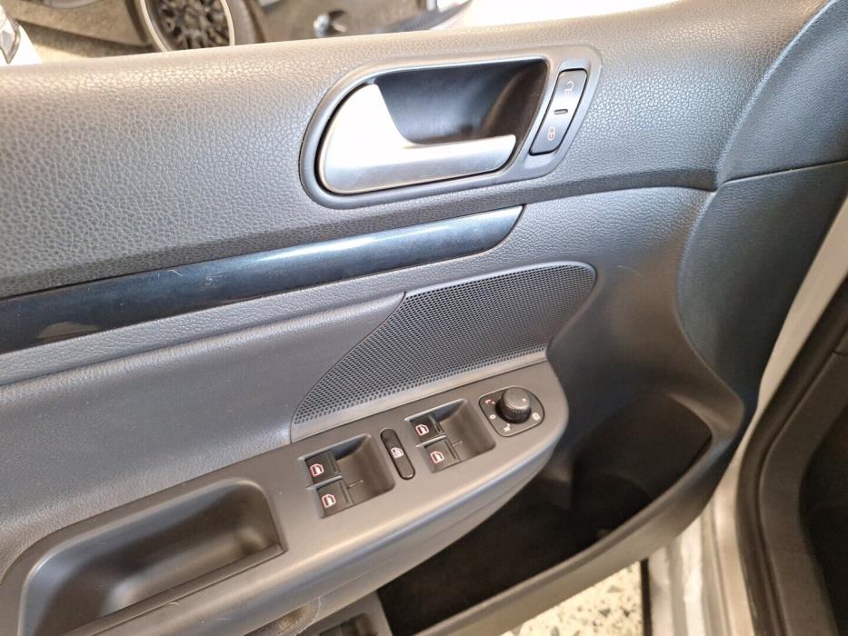 VOLKSWAGEN Golf 2007