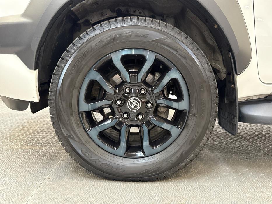 TOYOTA Hilux 2021