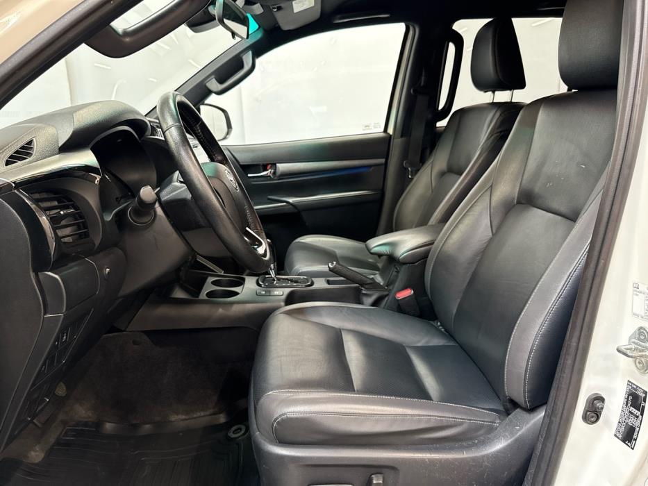TOYOTA Hilux 2021