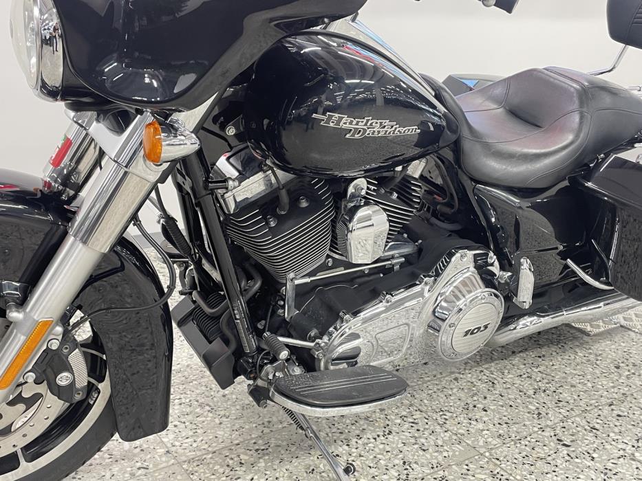 HARLEY-DAVIDSON TOURING 2013