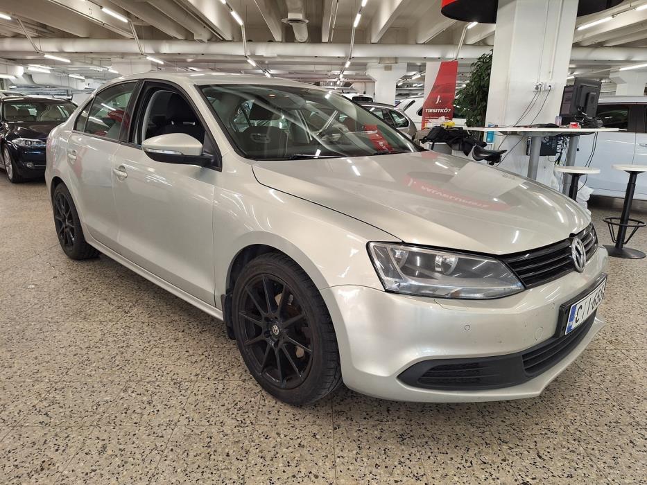 VOLKSWAGEN Jetta 2011