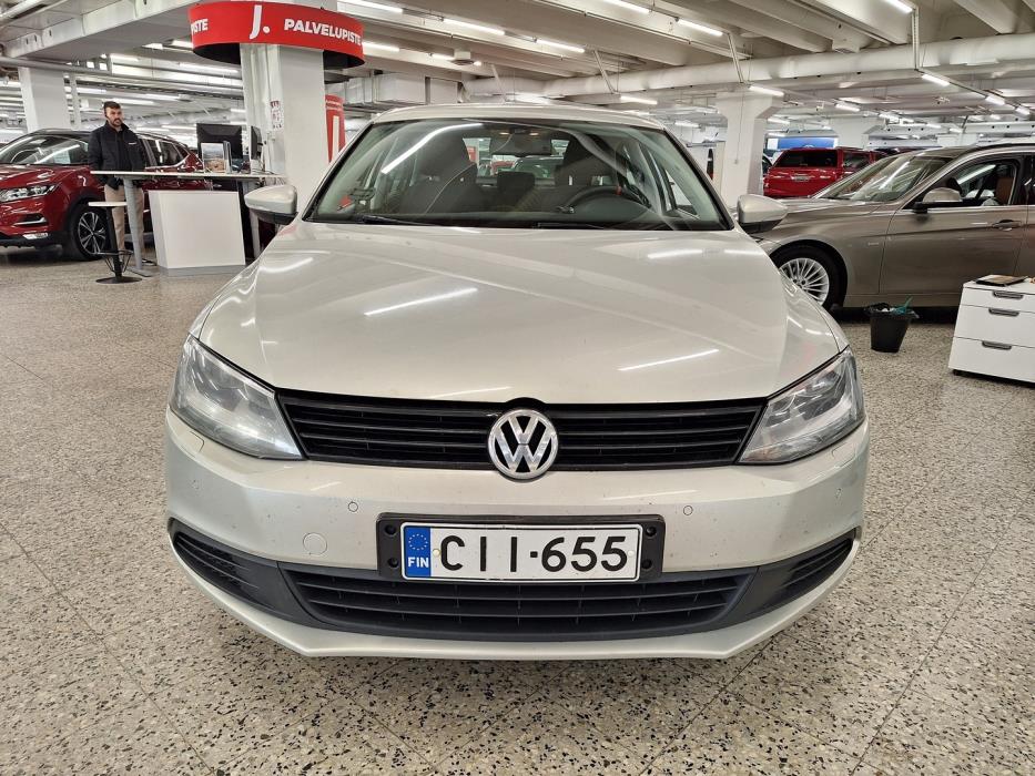 VOLKSWAGEN Jetta 2011