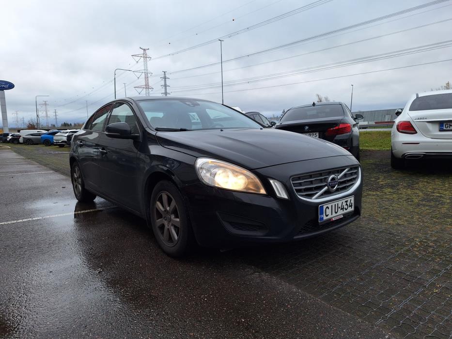 VOLVO S60 2012