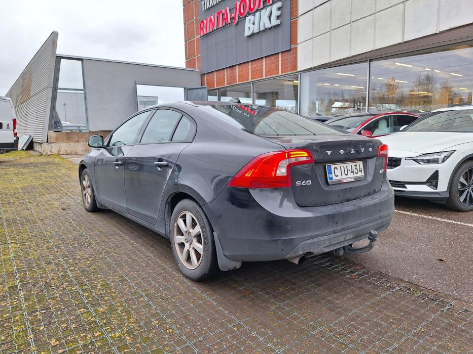VOLVO S60 2012