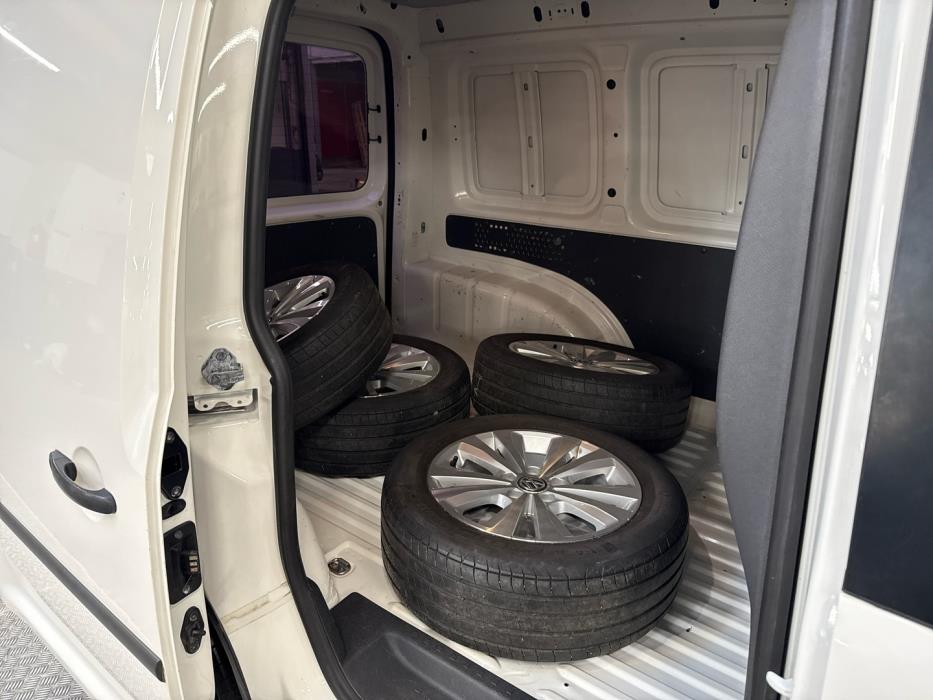 VOLKSWAGEN Caddy 2015