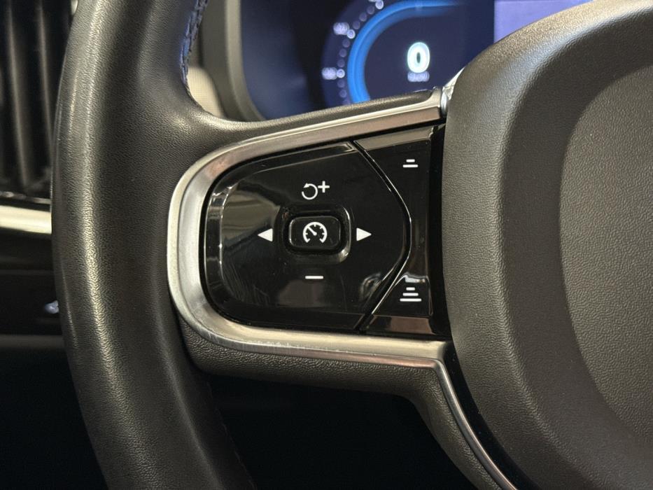 VOLVO V90 2023