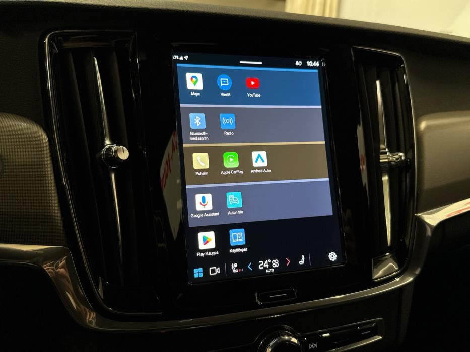 VOLVO V90 2023