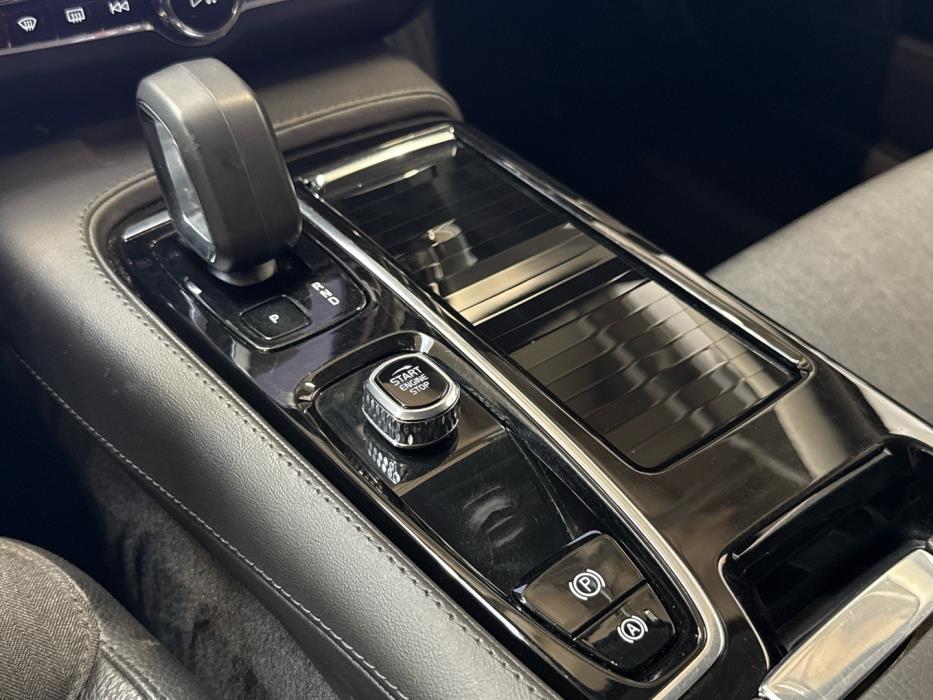 VOLVO V90 2023