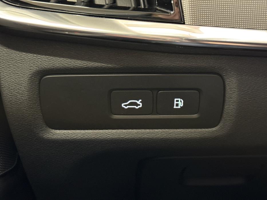 VOLVO V90 2023