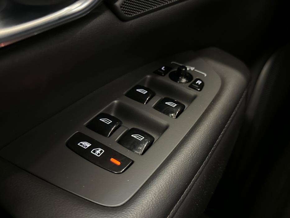 VOLVO V90 2023