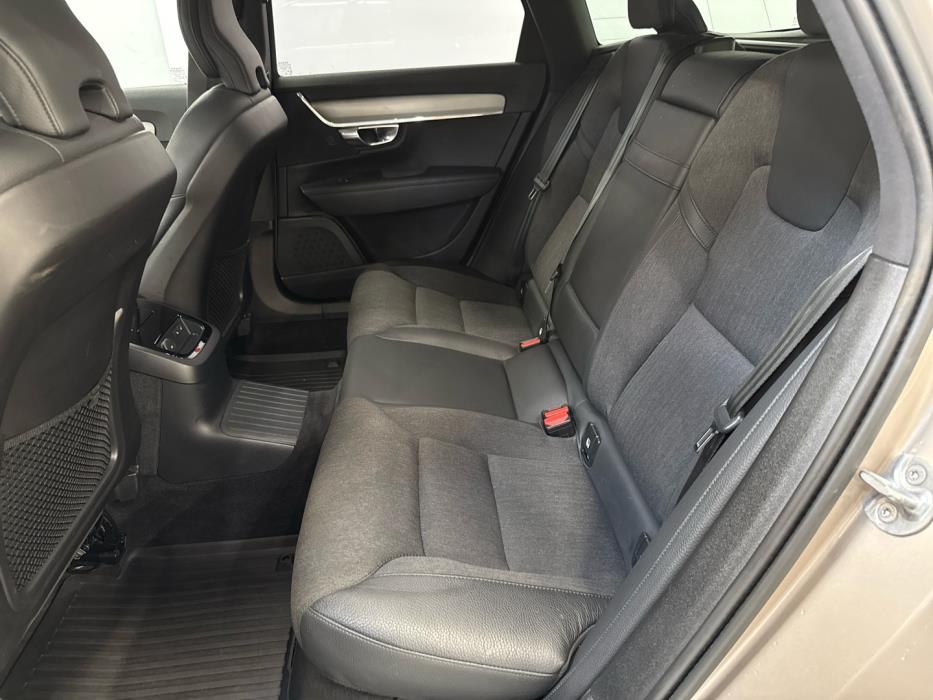 VOLVO V90 2023