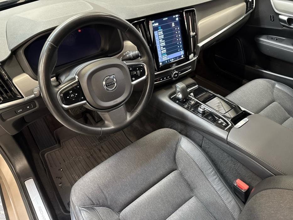 VOLVO V90 2023