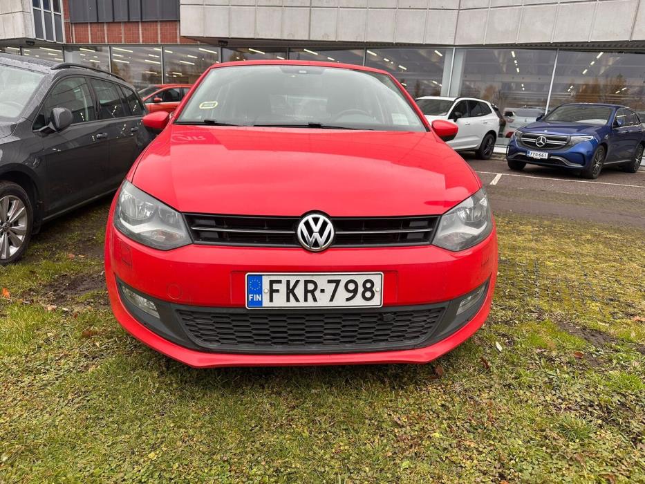 VOLKSWAGEN Polo 2012