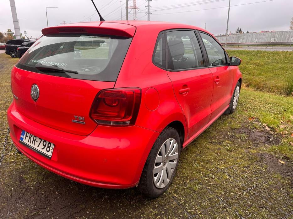 VOLKSWAGEN Polo 2012