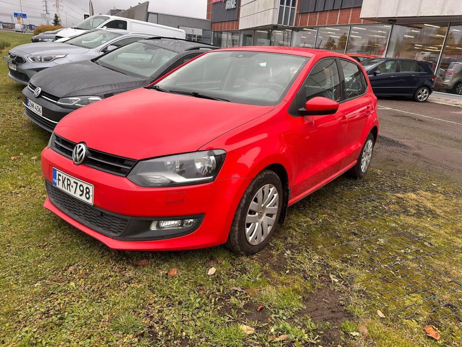 VOLKSWAGEN Polo 2012