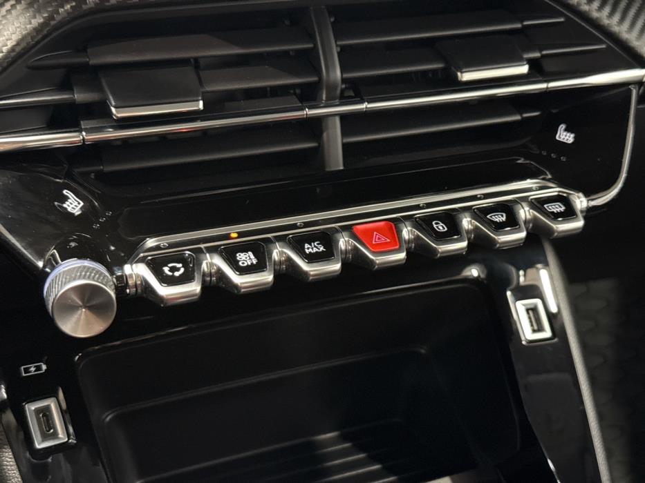 PEUGEOT e-2008 2020