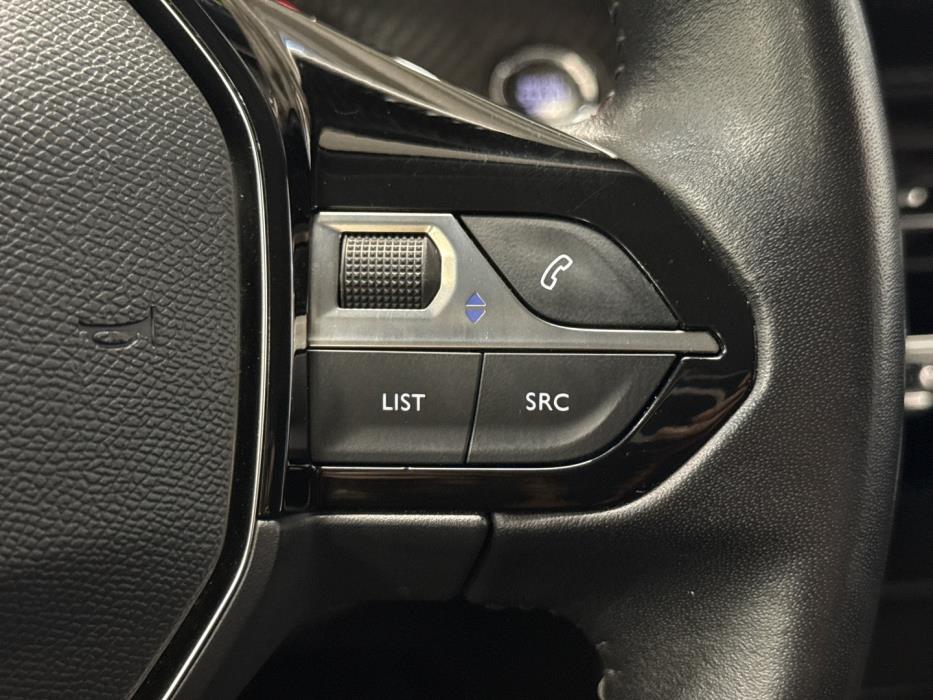 PEUGEOT e-2008 2020