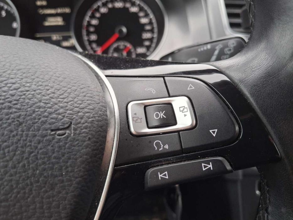 VOLKSWAGEN Golf 2013