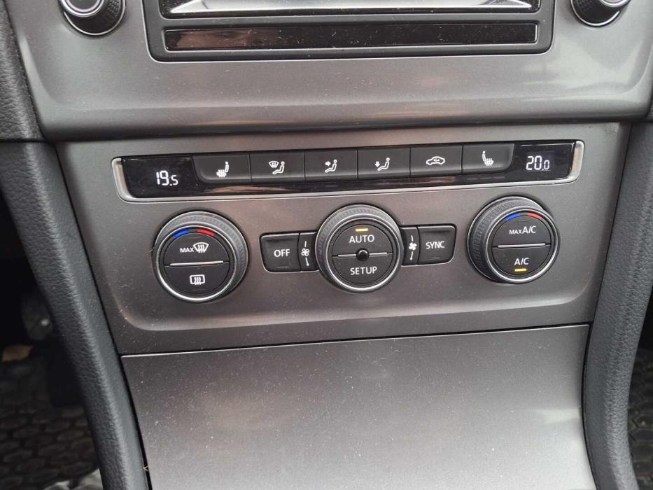 VOLKSWAGEN Golf 2013
