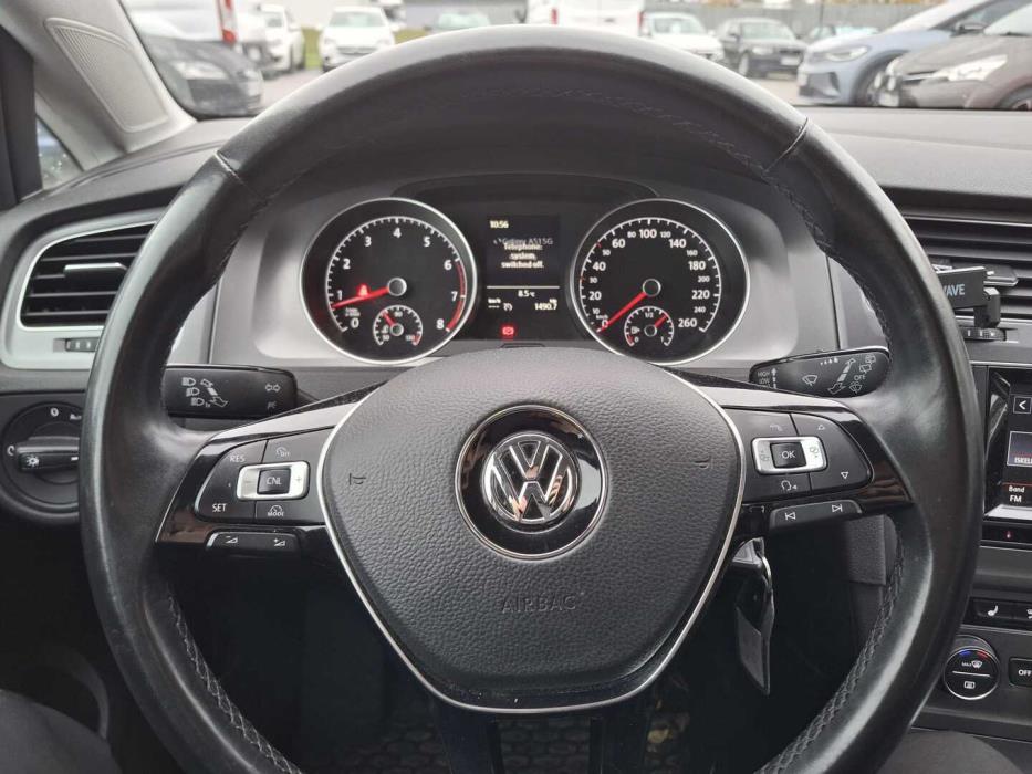 VOLKSWAGEN Golf 2013