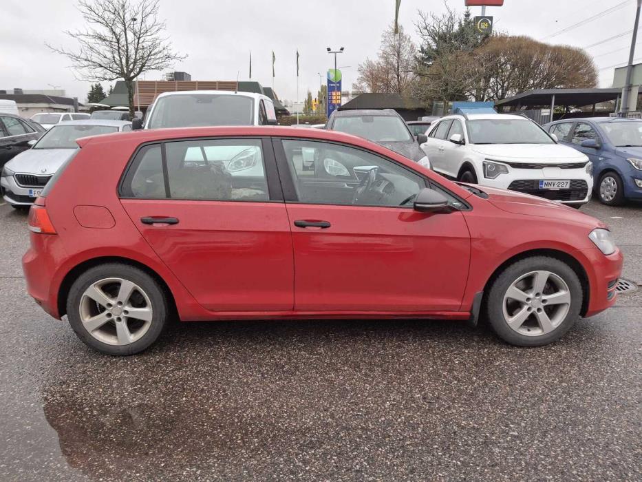 VOLKSWAGEN Golf 2013