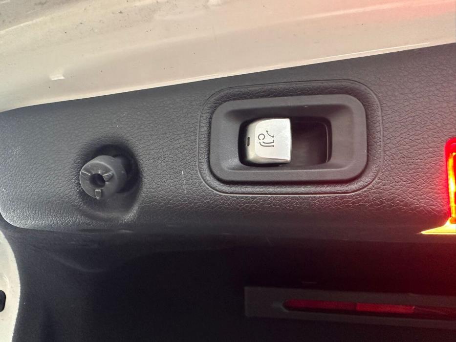 MERCEDES-BENZ E 2017