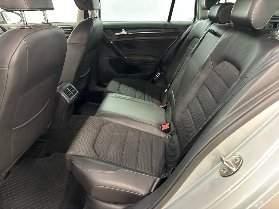 VOLKSWAGEN Golf 2014