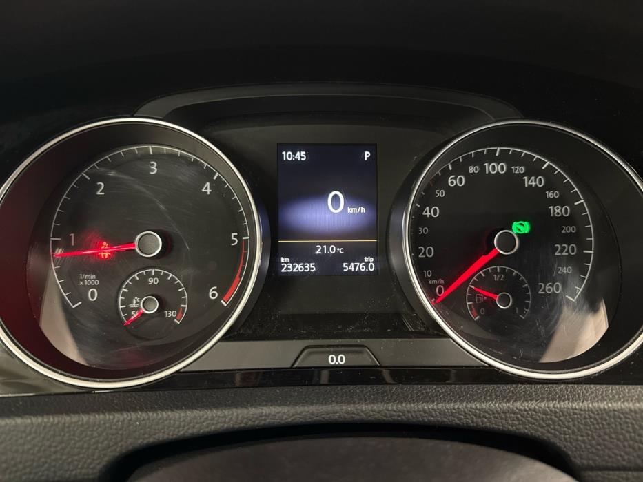 VOLKSWAGEN Golf 2014