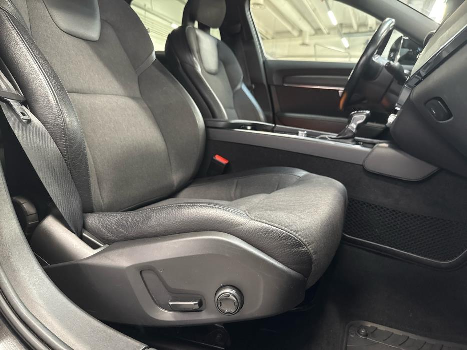 VOLVO V90 Cross Country 2017