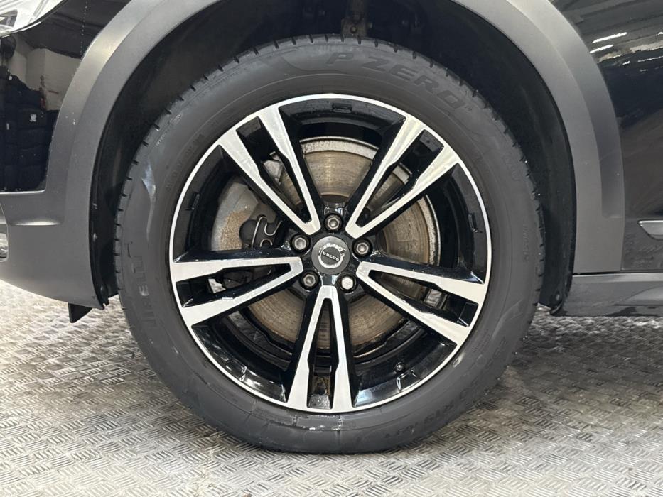 VOLVO V90 Cross Country 2017