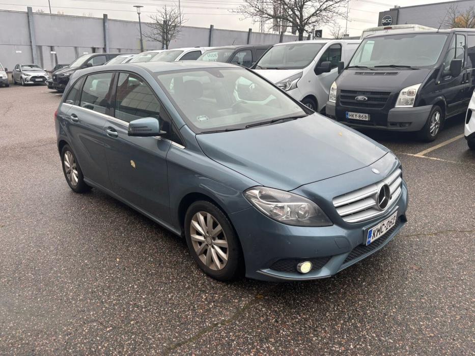 MERCEDES-BENZ B 2012