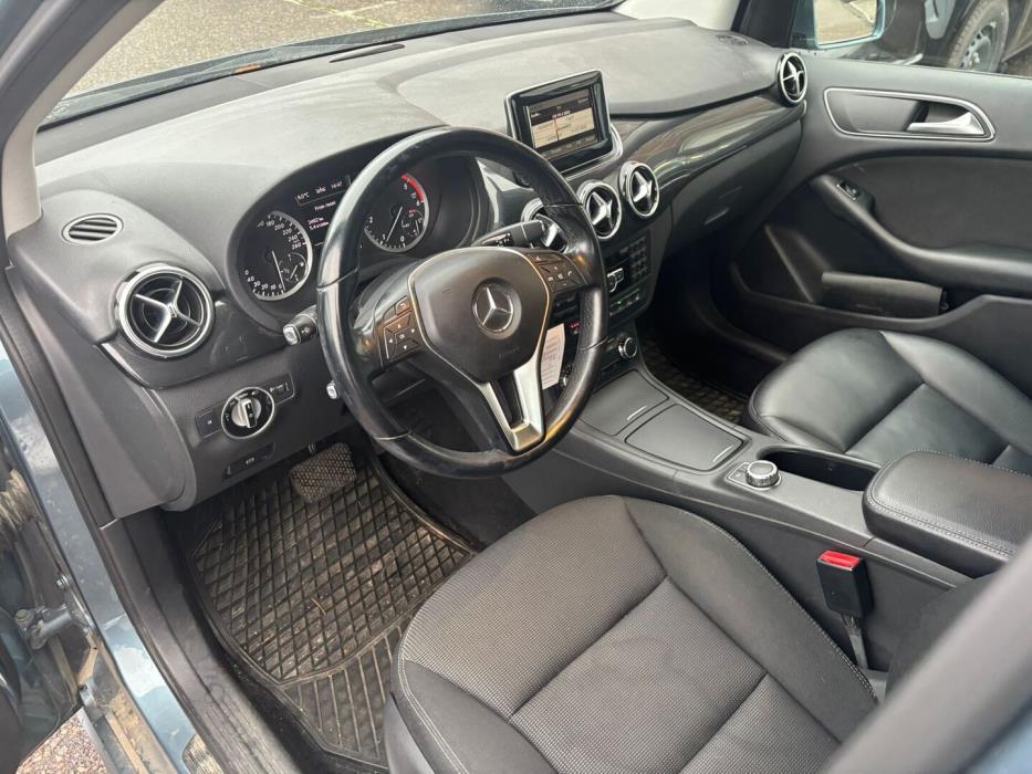 MERCEDES-BENZ B 2012