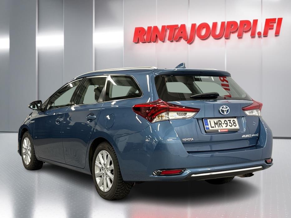 TOYOTA Auris 2015