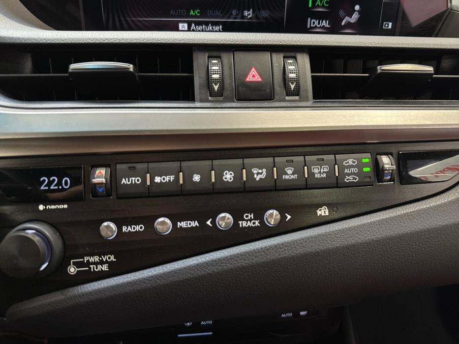 LEXUS ES 2019